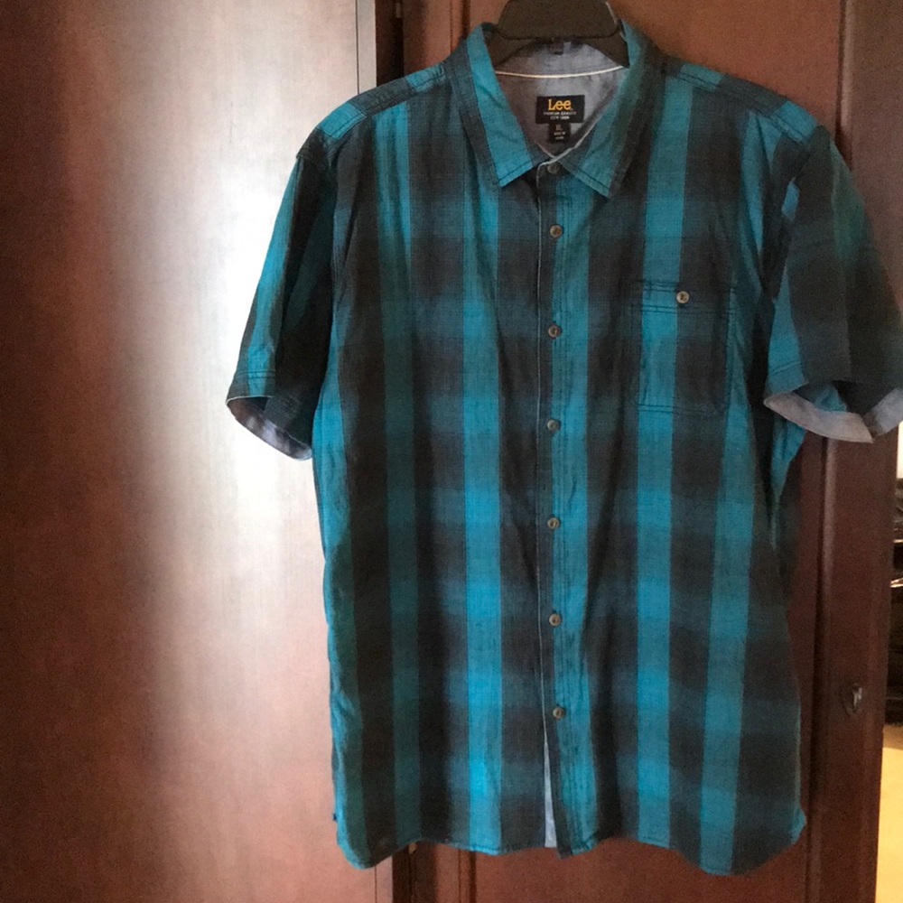 Lee Men's Blue Plaid Casual Button Down Shirt